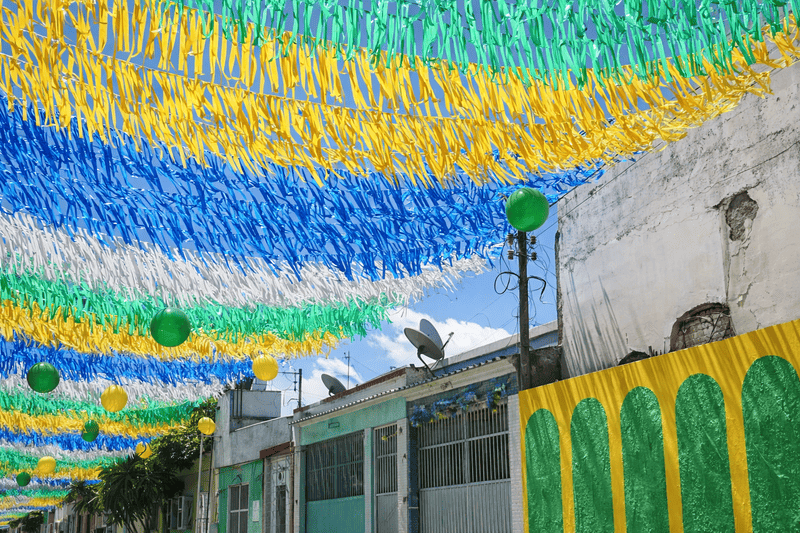 O que acontece em caso de empate na Copa do Mundo e como funciona o desempate 2 Decoração de rua para Copa explicando o que acontece em caso de empate na Copa do Mundo