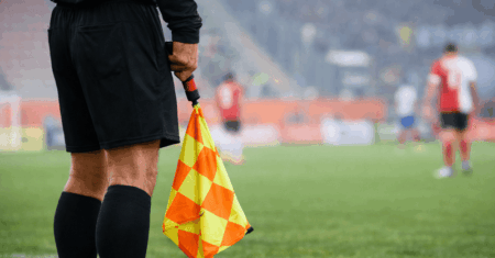 O que é impedimento no futebol explicado simples